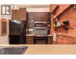 18 PEARL Street S - 11
