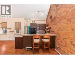 18 PEARL Street S - 12