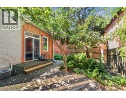18 PEARL Street S - 28