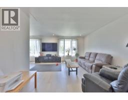 11 LYNWOOD Drive - 14
