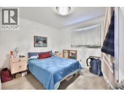 11 LYNWOOD Drive - 19
