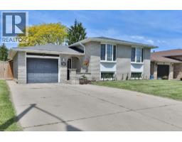 11 LYNWOOD Drive - 2