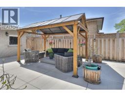 11 LYNWOOD Drive - 26
