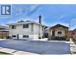 11 LYNWOOD Drive - 30
