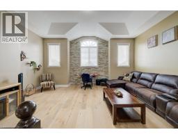 300 WATERVALE Crescent - 20