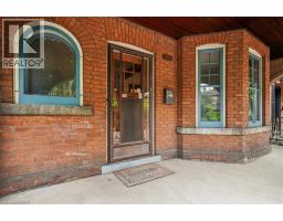 33 SAINT CLAIR Avenue - 5