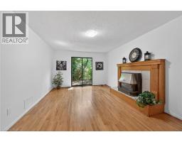 14 LENNARD Crescent - 13