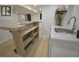 101 REID Avenue N - 32