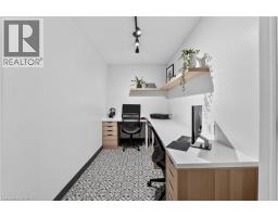 195 VICTORIA Avenue - 37