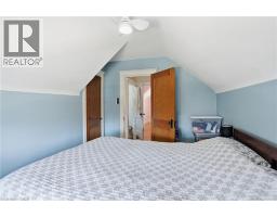 21 WEIR Street N - 23