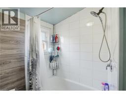 21 WEIR Street N - 28