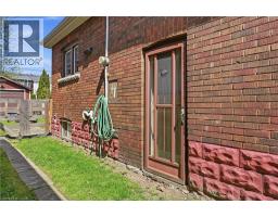 21 WEIR Street N - 31
