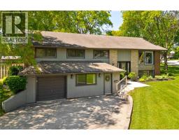 65 GILMOUR Crescent - 2
