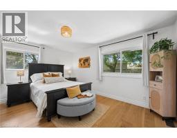 65 GILMOUR Crescent - 22