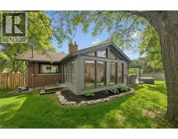 65 GILMOUR Crescent - 30