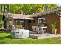 65 GILMOUR Crescent - 33