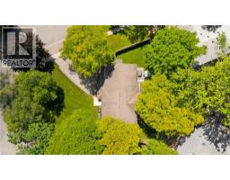 65 GILMOUR Crescent - 34