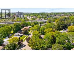 65 GILMOUR Crescent - 35