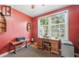 938 CLOVERLEAF Drive - 11