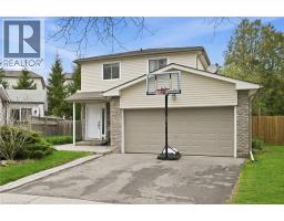 712 AUBURN Crescent - 1