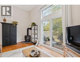 2 WORTON Avenue UnitNo. 4 - 1