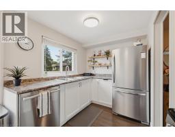 2 WORTON Avenue UnitNo. 4 - 15