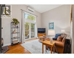 2 WORTON Avenue UnitNo. 4 - 4