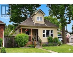 56 BARONS Avenue N - 1