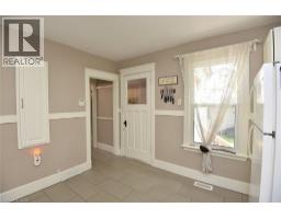 56 BARONS Avenue N - 17