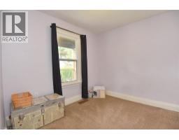 56 BARONS Avenue N - 25