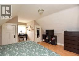 56 BARONS Avenue N - 26