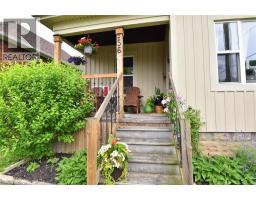 56 BARONS Avenue N - 3