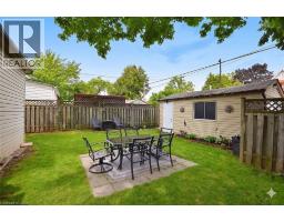 56 BARONS Avenue N - 32