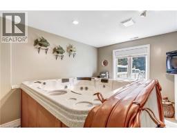 139 MANNHEIM Crescent - 36