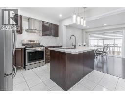 32 HEDGES Crescent - 11