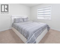 32 HEDGES Crescent - 14