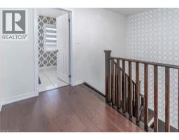 32 HEDGES Crescent - 18