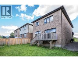 32 HEDGES Crescent - 20