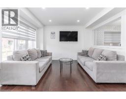 32 HEDGES Crescent - 6