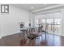 32 HEDGES Crescent - 8