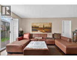 47 HANNON Crescent - 16