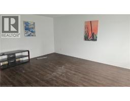 58 BELWOOD Crescent - 2