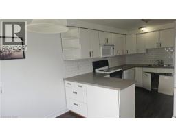 58 BELWOOD Crescent - 4