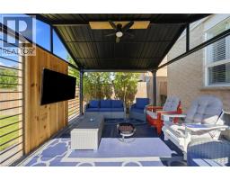 35 ROSEBURY Way - 38