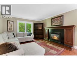 35 MAPLE HILL Drive - 9