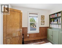 17 TUXEDO Avenue S - 29