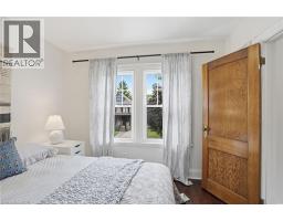 17 TUXEDO Avenue S - 32