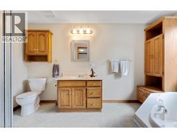 7 BLUE HERON Court - 29