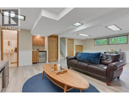 7 BLUE HERON Court - 32