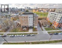 318 SPRUCE Street UnitNo. 808 - 17